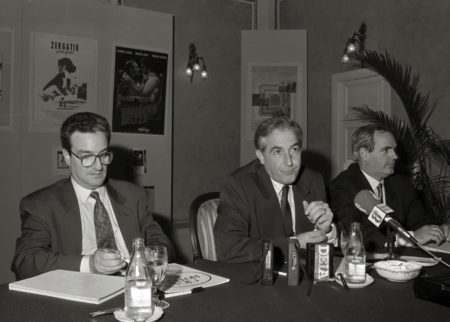 Rueda de prensa. Presentación de la productora EUSKOFILM S.A. : Peio Aldazabal (Delegado General del Festival de San Sebastián), Joseba Arregi (consejero de Cultura y portavoz del Gobierno Vasco), Eusebio Larrañaga (Gobierno Vasco)